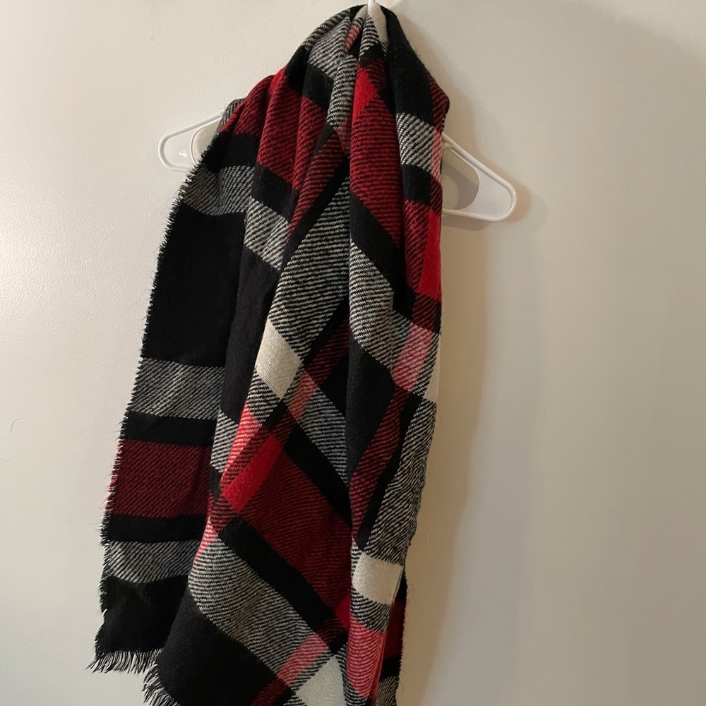 Reversible scarf